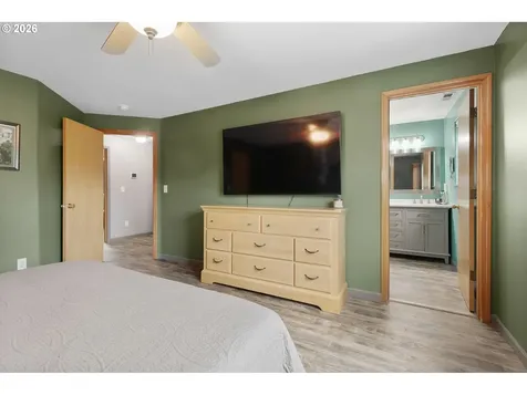 748 SE 10th Street Troutdale OR 97060