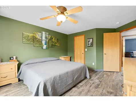 748 SE 10th Street Troutdale OR 97060
