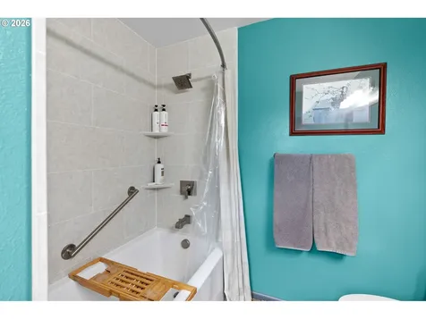 748 SE 10th Street Troutdale OR 97060