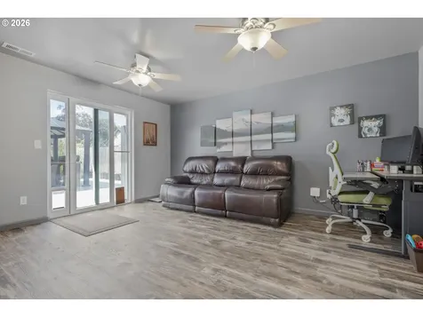 748 SE 10th Street Troutdale OR 97060