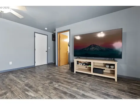 748 SE 10th Street Troutdale OR 97060
