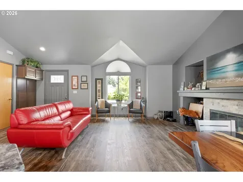 748 SE 10th Street Troutdale OR 97060