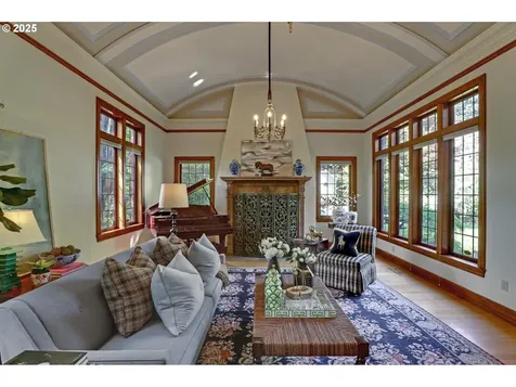 1034 SW Douglas Place Portland OR 97205