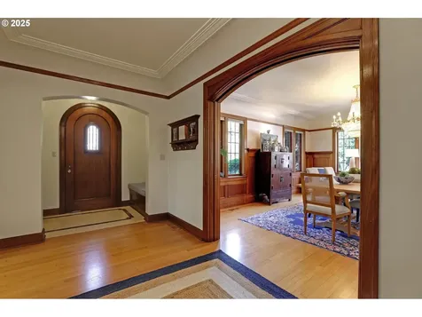 1034 SW Douglas Place Portland OR 97205