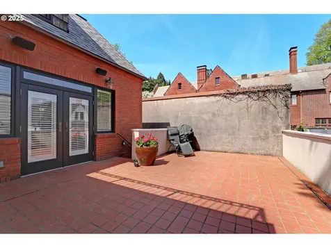 1034 SW Douglas Place Portland OR 97205