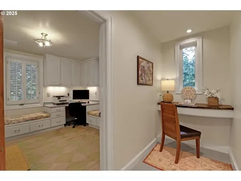 1034 SW Douglas Place Portland OR 97205