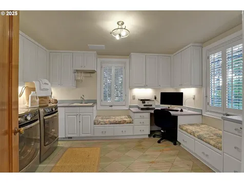 1034 SW Douglas Place Portland OR 97205
