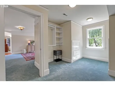1034 SW Douglas Place Portland OR 97205