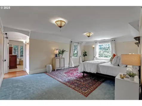 1034 SW Douglas Place Portland OR 97205