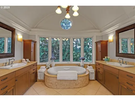 1034 SW Douglas Place Portland OR 97205