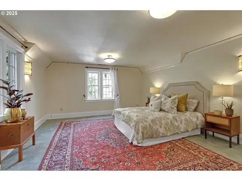 1034 SW Douglas Place Portland OR 97205