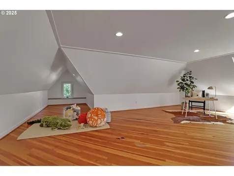 1034 SW Douglas Place Portland OR 97205
