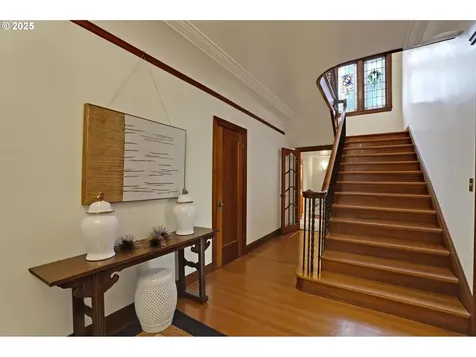 1034 SW Douglas Place Portland OR 97205