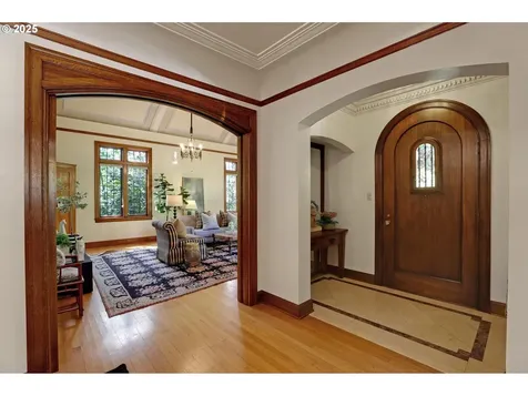 1034 SW Douglas Place Portland OR 97205