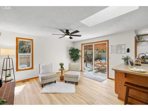 2439 SE Willow Drive Hillsboro OR 97123
