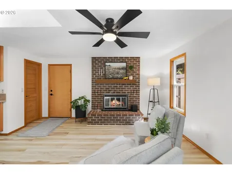 2439 SE Willow Drive Hillsboro OR 97123