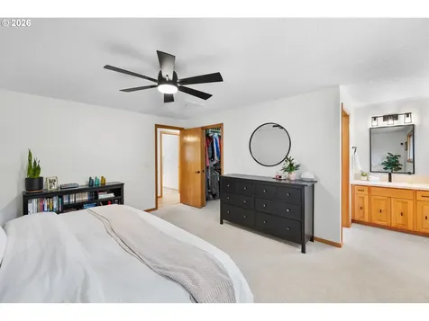 2439 SE Willow Drive Hillsboro OR 97123
