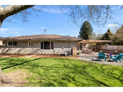2439 SE Willow Drive Hillsboro OR 97123
