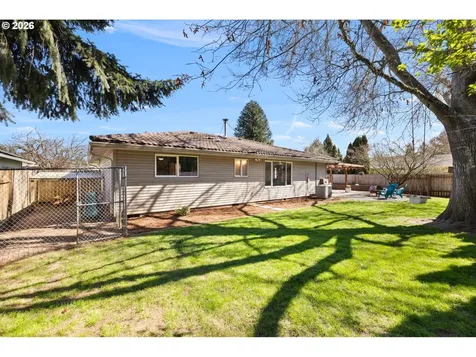 2439 SE Willow Drive Hillsboro OR 97123