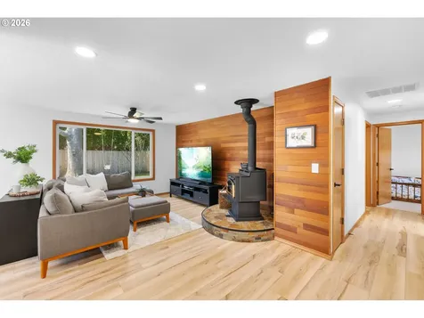2439 SE Willow Drive Hillsboro OR 97123