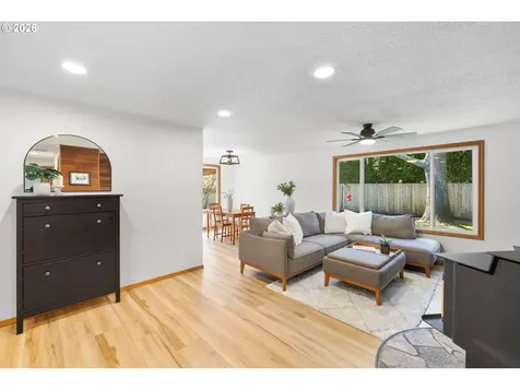 2439 SE Willow Drive Hillsboro OR 97123
