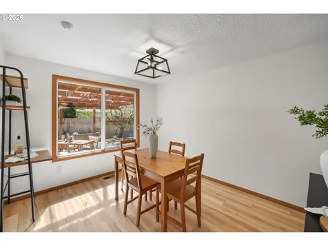 2439 SE Willow Drive Hillsboro OR 97123