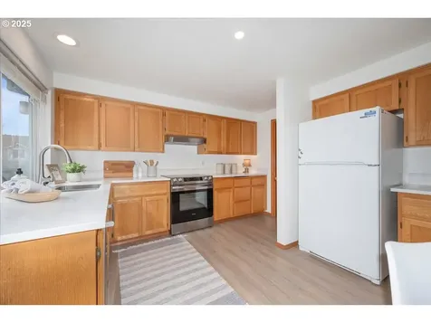 5249 NW 173rd Place Portland OR 97229