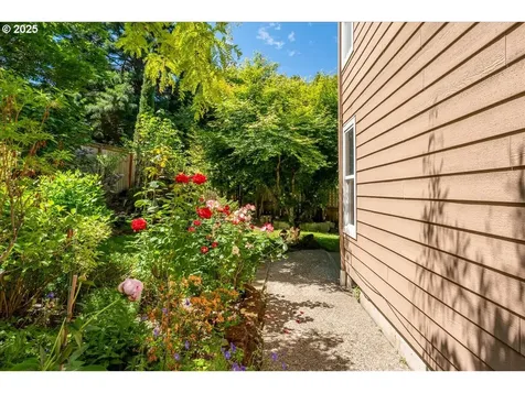 5249 NW 173rd Place Portland OR 97229