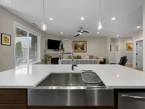 2285 SE 11th Avenue Canby OR 97013