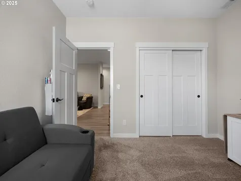 2285 SE 11th Avenue Canby OR 97013