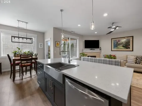 2285 SE 11th Avenue Canby OR 97013
