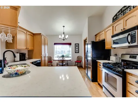 28 Sandalwood Loop Creswell OR 97426