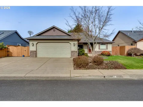 28 Sandalwood Loop Creswell OR 97426