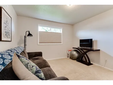 28 Sandalwood Loop Creswell OR 97426