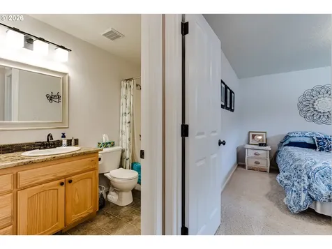 28 Sandalwood Loop Creswell OR 97426