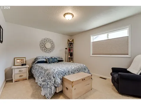 28 Sandalwood Loop Creswell OR 97426