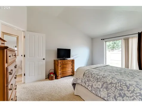 28 Sandalwood Loop Creswell OR 97426