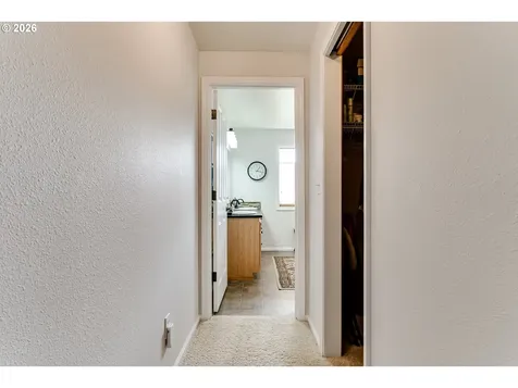 28 Sandalwood Loop Creswell OR 97426