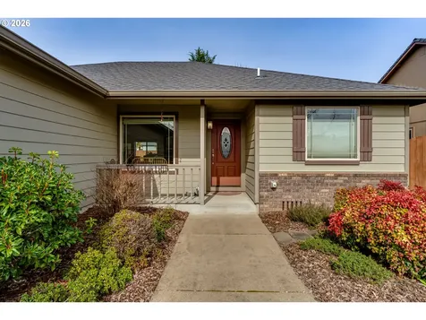 28 Sandalwood Loop Creswell OR 97426