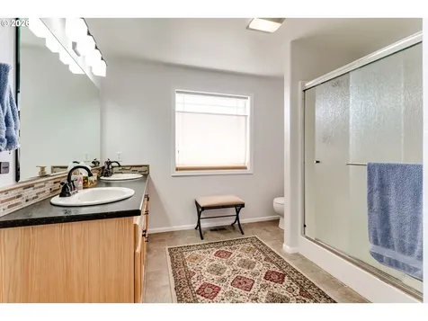 28 Sandalwood Loop Creswell OR 97426