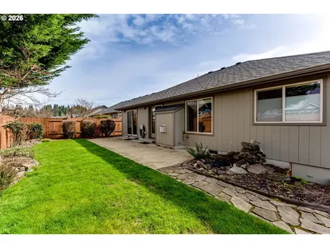 28 Sandalwood Loop Creswell OR 97426