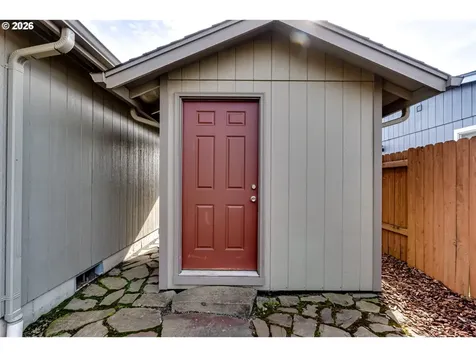 28 Sandalwood Loop Creswell OR 97426
