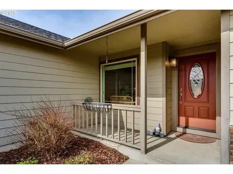 28 Sandalwood Loop Creswell OR 97426