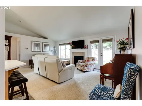 28 Sandalwood Loop Creswell OR 97426