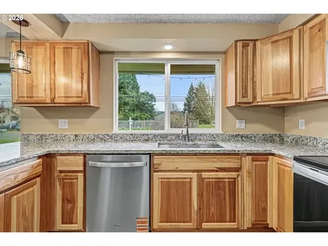 1123 E Street Independence OR 97351