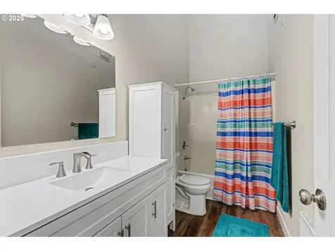 1123 E Street Independence OR 97351