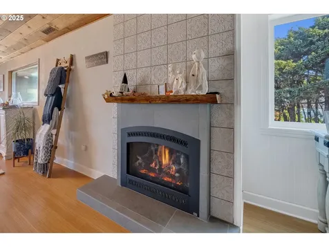 424 SW Cliff Street Depoe Bay OR 97341