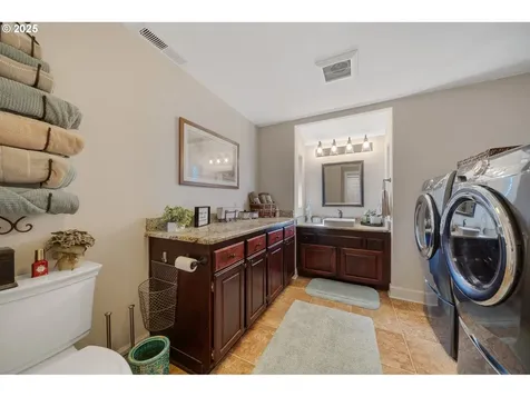 424 SW Cliff Street Depoe Bay OR 97341