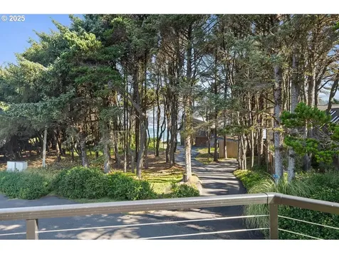 424 SW Cliff Street Depoe Bay OR 97341
