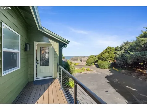 424 SW Cliff Street Depoe Bay OR 97341
